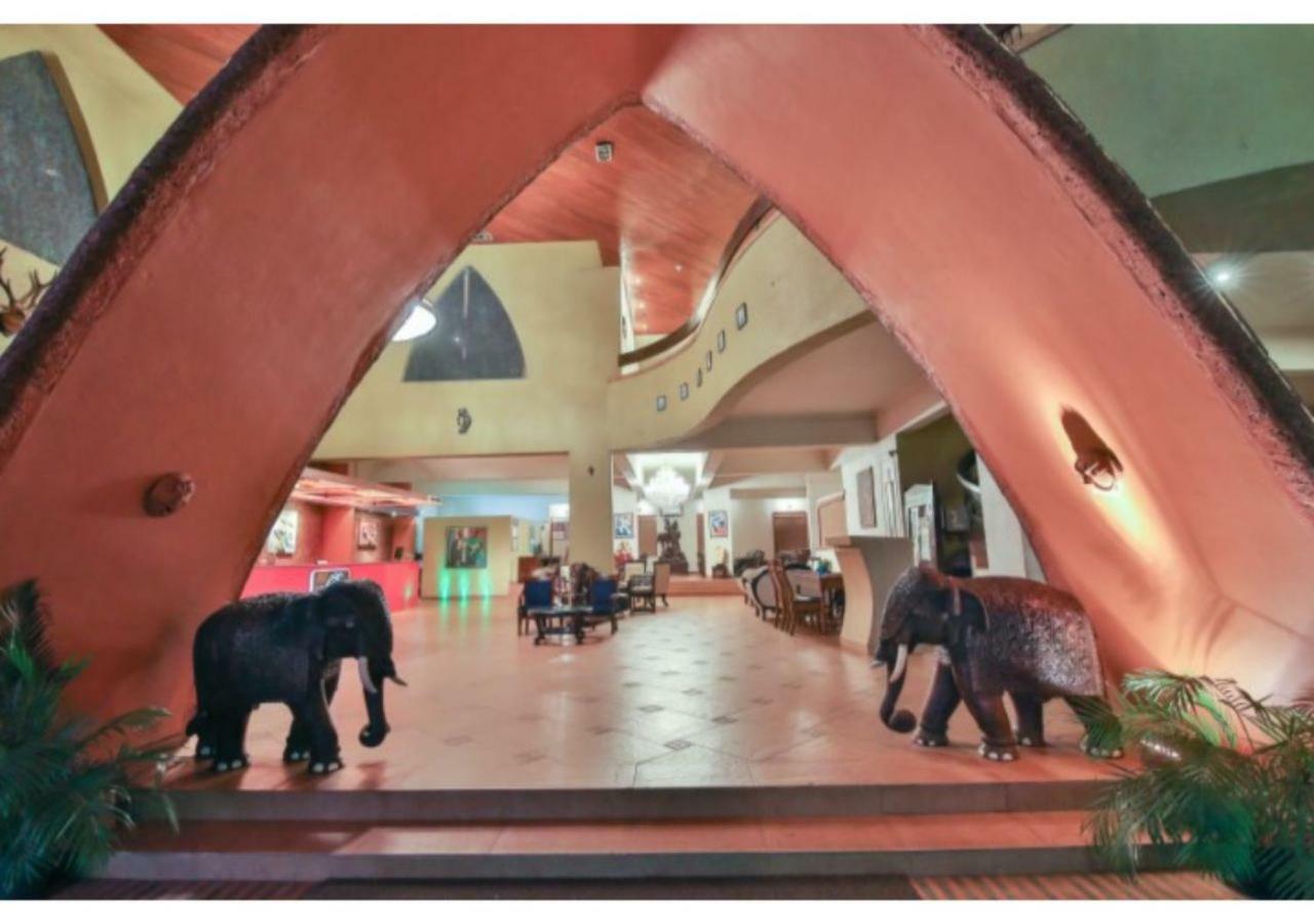 Neelams The Grand Hotel Calangute Buitenkant foto